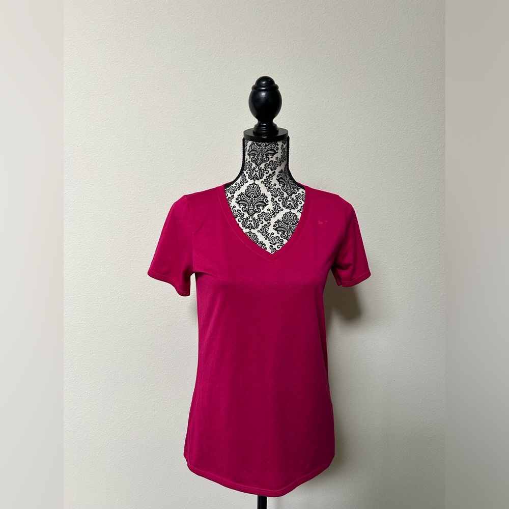 Nike Women's Fuchsia Pink V-Neck Tee M